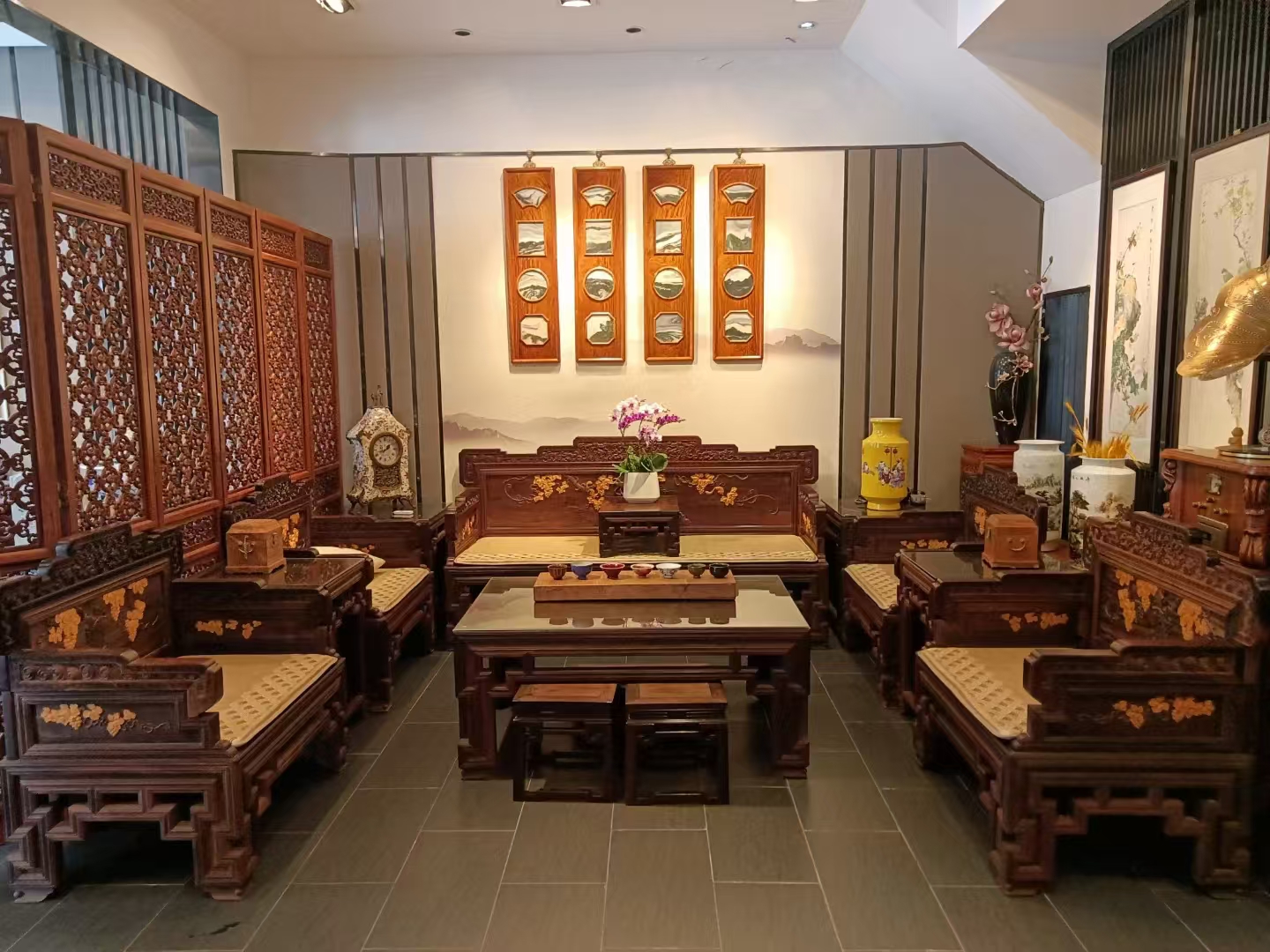 ������˭